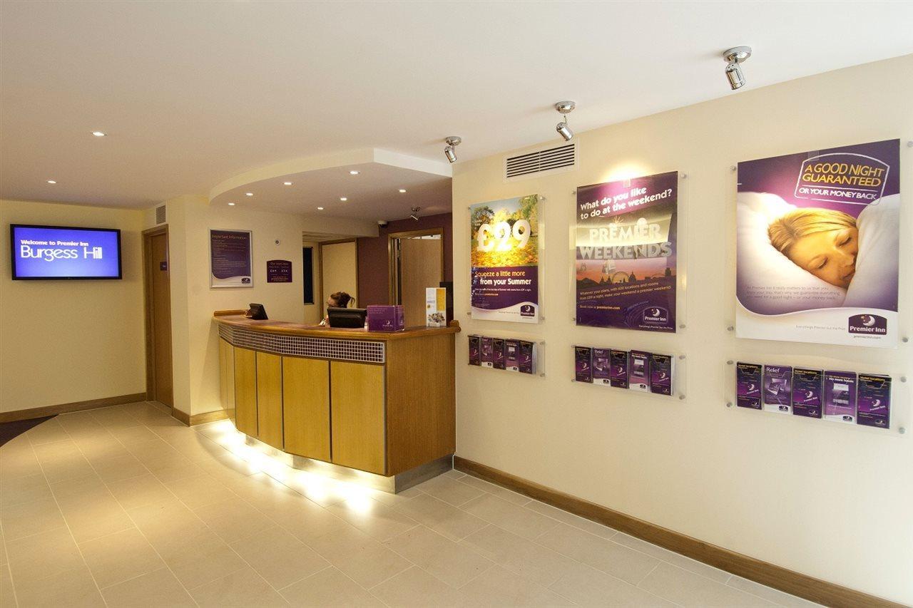 Premier Inn Burgess Hill Exterior foto