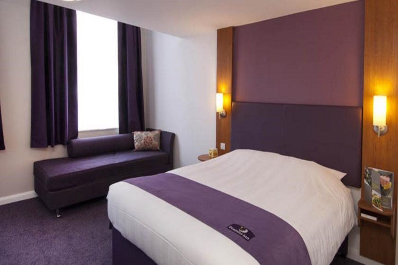 Premier Inn Burgess Hill Exterior foto